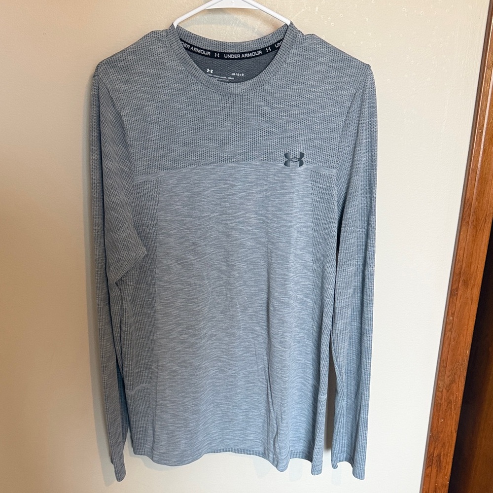 Under Armour Men's Heathered Gray Long Sleeve Tee